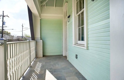 Faubourg Marigny House | Roami at The Mandeville | Two Bedroom w/Balcony