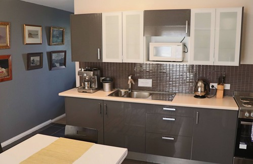 Oatlands House | Robinson Cottage