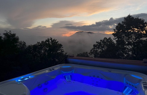 Hiawassee Ski Chalet | Rock Crevice; 3-bedroom chalet on Hiawassee Mountaintop
