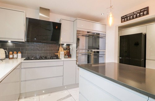 Skegby Cottage | ROCKCLIFFE GRANGE, family friendly, with a garden in Mansfield