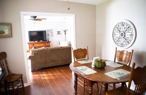 Mount Dora House | Rocking Chair Cottage in Historic Mt Dora .Walk to Town