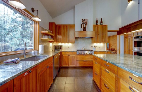 Black Butte Ranch Apartment | Rockrose- Perfect multifamily home(new Management)