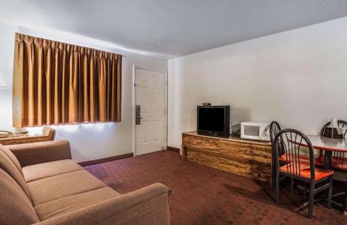 Hurricane Hotel | Rodeway Inn Hurricane - Zion National Park Area