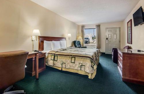 East Dublin Hotel | Rodeway Inn & Suites Dublin