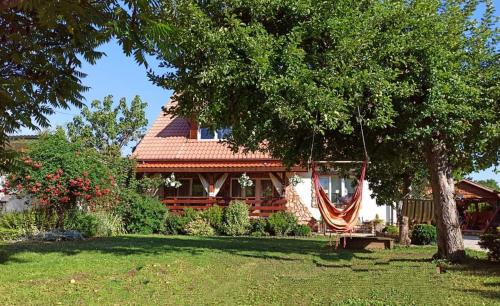 Myczkowce House | Rodzinny zakątek - Noclegi w Bieszczadach - jacuzzi