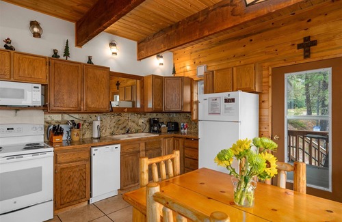 Leavenworth Cabin | Rogue Shores - Tranquil Lakefront Home