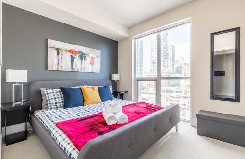 Toronto Entertainment District Hotel | Roland Stylish 1BR Suite on 21st Floor Nearest Intersection John St