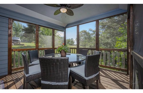 The Galena Territory House | Rolling Hills Retreat