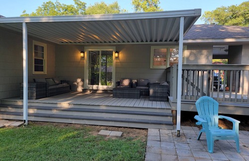 Northport House | Rolling with the Tide? Stay in newly renovated 3/2 home, just 3mi from Stadium!