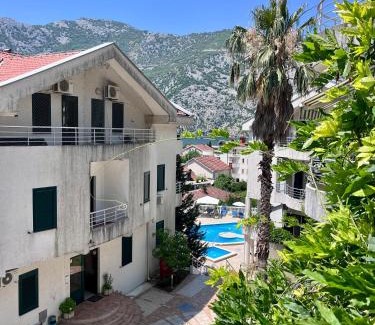 Risan Apartment | Roman Gardens Studio Apartment