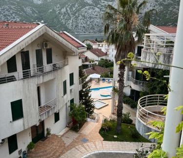 Risan Apartment | Roman Gardens Studio Apartment