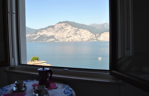 Cassone Apartment | Romantic apartment with wonderful lake view parking space wi-fi tv sat
