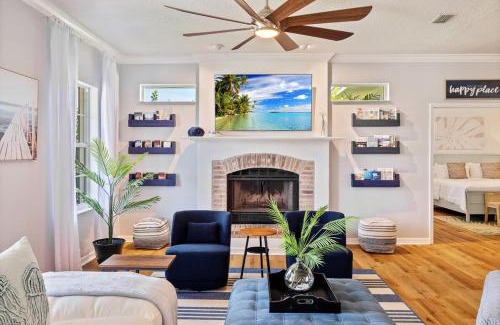 Palm Coast House | Romantic Beach Home with Heated Pool Golf Cart