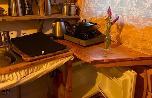 Stjarnsund Cabin | Romantic Cabin right on the lake with fire place
