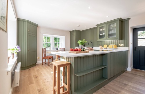 Monzie Cottage | Romantic cottage for two in Outlander location with historic castle tour