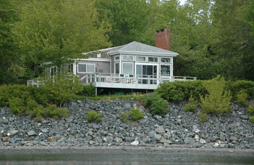 Hancock Point Cottage | Romantic cottage overlooking Frenchman's Bay -