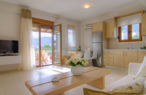 Lefkogeia Villa | Romantic Cretan villa with seaview from the first floor