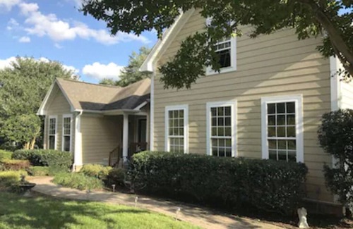 Nellysford Apartment | ROMANTIC GETAWAY Celebrate spring!