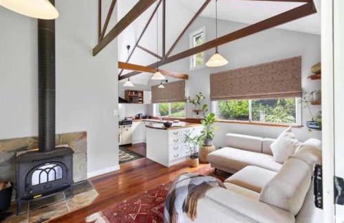 Witta Villa | Romantic Lakeview Cottage