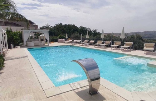 Sant'Omero Apartment | ROMANTIC PENTHOUSE 7 BEDS