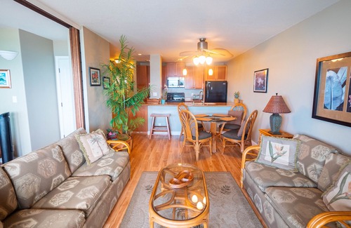 Kailua-Kona Condo | Romantic Penthouse Oceanfront Condo with AC and Fabulous Views