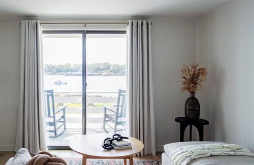 Ocean Point Hotel | Romantic Private Oceanfront Retreat Ideal for Couples | Private Beach Access