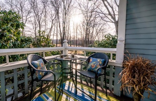 Westside Norwich Villa | ROMANTIC SPA RETREAT MINUTES TO MOHEGAN SUN CASINO