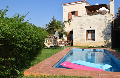 Gerani Villa | Romantic villa in Prines, pool, restaurants, beach, sea-sunset view.