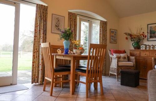 Hethel House | Romulus