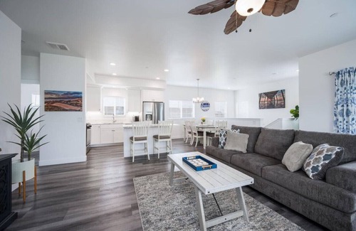Oceano House | Rooftop Deck! Game Room! 11 Ppl!