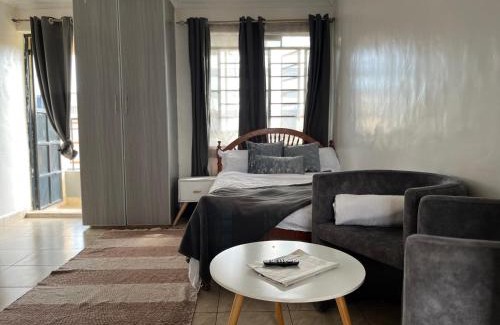 Nairobi Bed & Breakfast | Rooftop Studio Apartment - Mirema