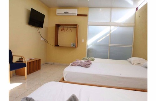 Managua Bed & Breakfast | ROOM 1-C - 3 SINGLE BEDS