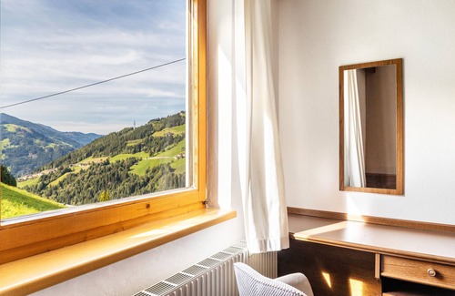 Hainzenberg Apartment | Room '15 En Suite' with Mountain View, Shared Terrace and Wi-Fi