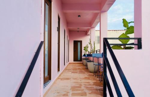 Santurce Hotel | Room 16 Grand King Suite with Desk & Sofa Bed