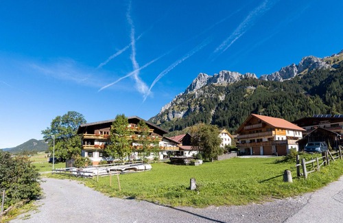 Nesselwaengle Apartment | Room '16' with Mountain View, Shared Terrace and Wi-Fi