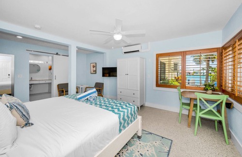 Sunset Beach Hotel | Room 2 · Sunset beach- Boutique hotel- W/Large fishing pier