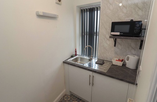 Blackpool Town Center Cottage | Room 6 Studio 2nd Floor