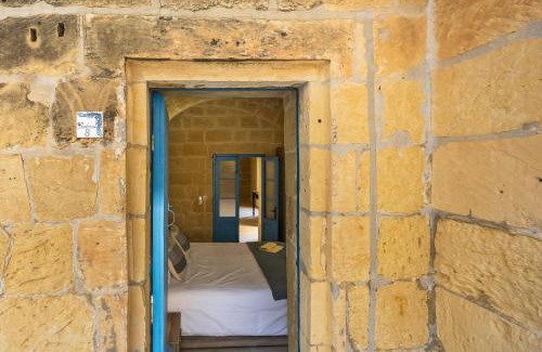 Gharb House | Room 8 - Couples room x 2 by Solea