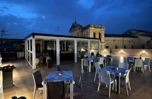 Licata Apartment | Room 'Al Duomo - Camera Tripla' with Shared Terrace, Wi-Fi and Air Conditioning