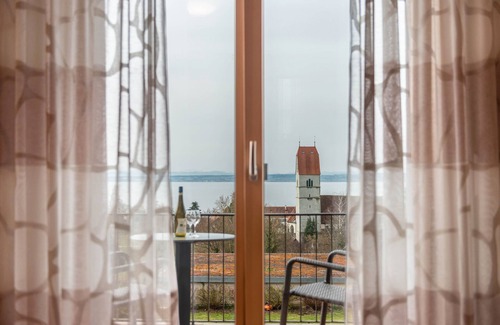 Hagnau Apartment | Room 'Doppelzimmer Mit Balkon' with Lake View, Balcony and Wi-Fi