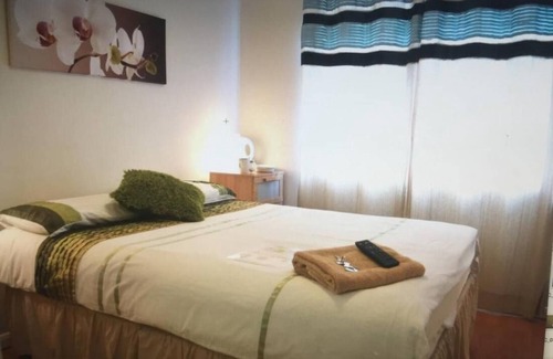 Harlington House | Room-family Room Sleeps 3 With 1 Double