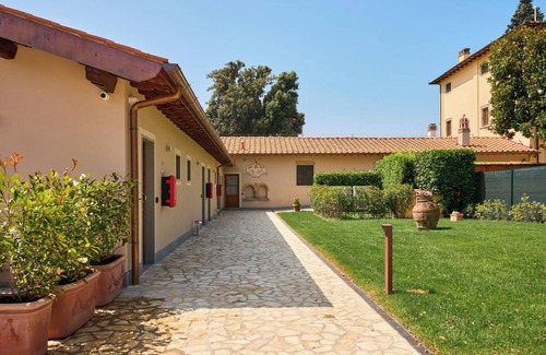 Borgo San Lorenzo Apartment | Room 'Il Borghetto Girasole' with Shared Garden, Wi-Fi and Air Conditioning