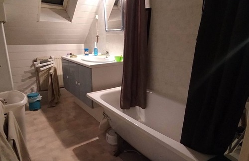 Merignies House | Room in a house 200 m from the greenway