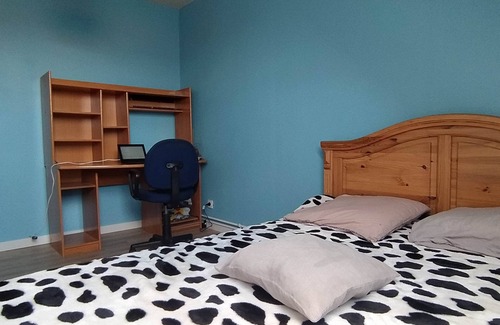 Merignies House | Room in a house 200 m from the greenway