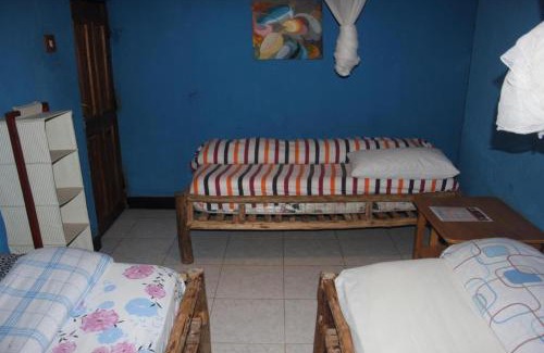 Musanze House | Room in BB - Amahoro Guest House - Triple Room with Shared Bathroom