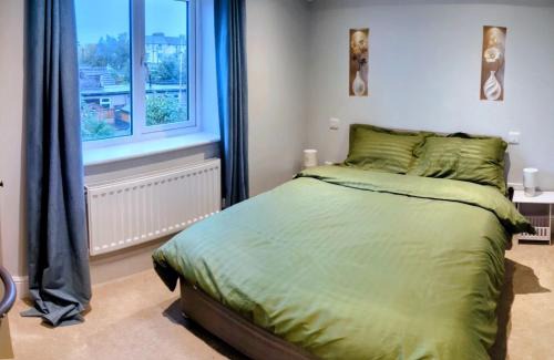 Swanscombe House | Room in Swanscombe, Kent