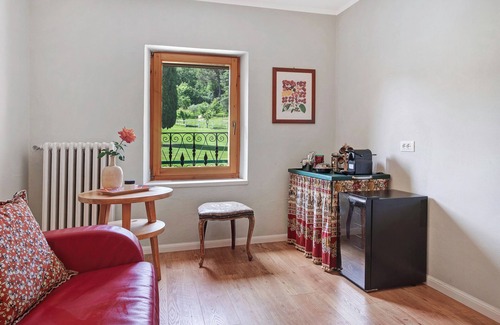 Affi Apartment | Room 'La Cavallina Suite' with Shared Pool, Shared Garden and Wi-Fi