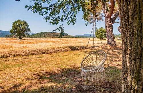 Gavorrano Apartment | Room 'La Concia - Spiga' with Shared Garden and Wi-Fi