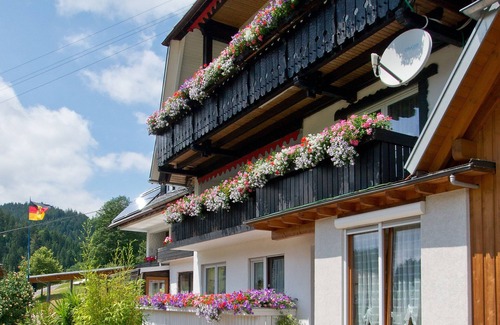 Bad Rippoldsau-Schapbach Apartment | Room 'Paul' with Shared Terrace and Wi-Fi
