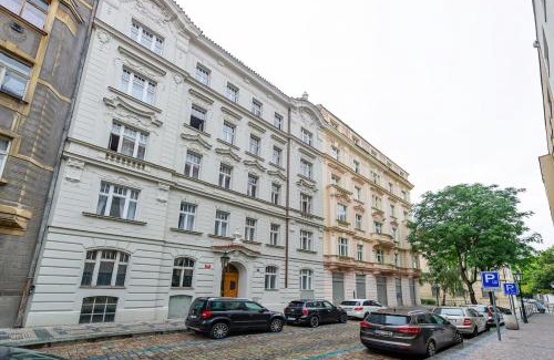 Josefov House | Room & Parking Assistance